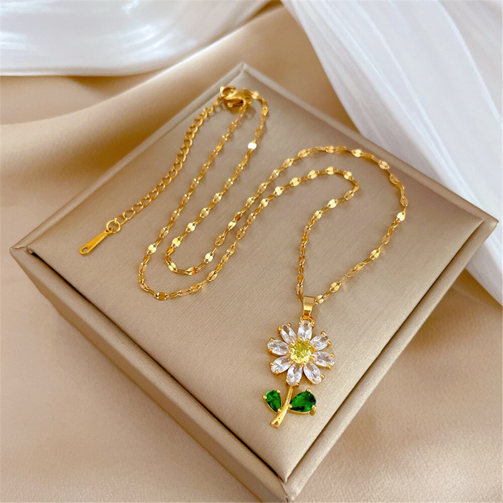 Luxury Design Lady Sunflower Zircon Pendant Necklace for Women Fashion Summer Accessories Wedding Party Jewelry Anniversary Gift