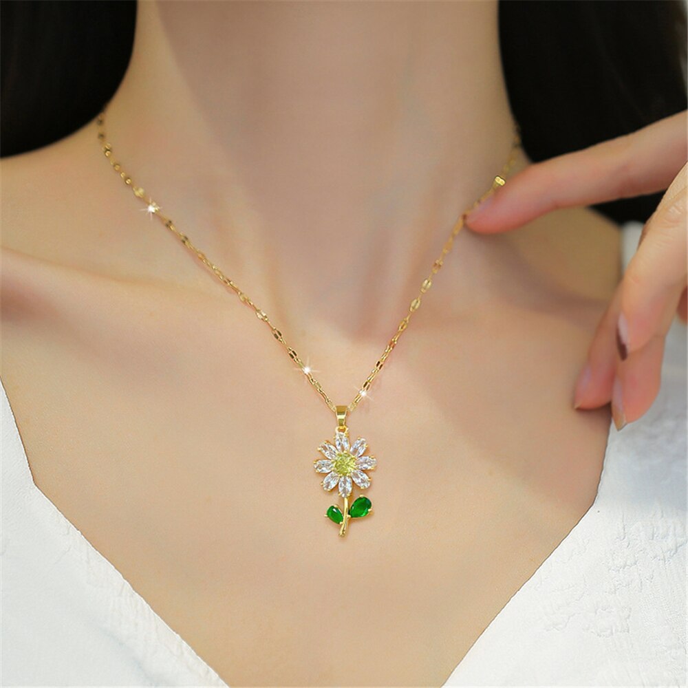 Luxury Design Lady Sunflower Zircon Pendant Necklace for Women Fashion Summer Accessories Wedding Party Jewelry Anniversary Gift