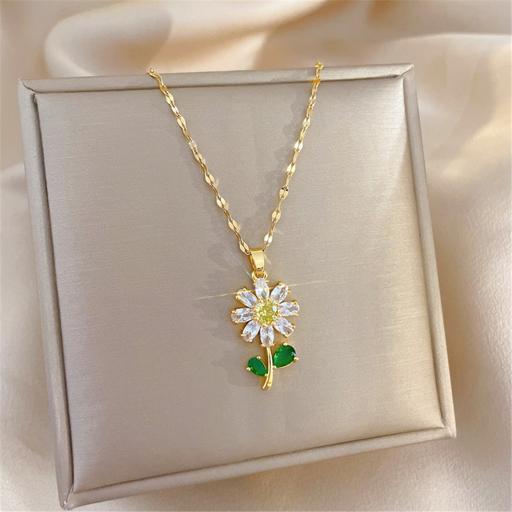 Luxury Design Lady Sunflower Zircon Pendant Necklace for Women Fashion Summer Accessories Wedding Party Jewelry Anniversary Gift
