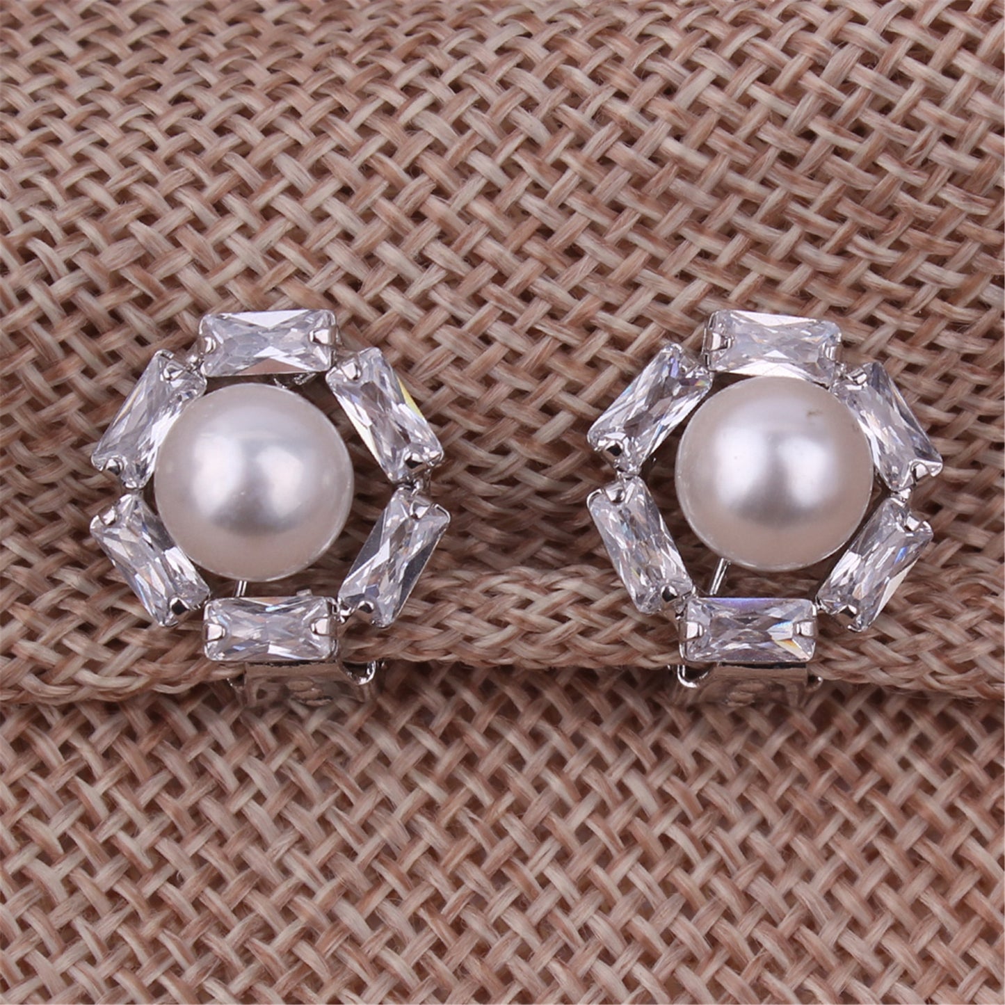 WENHQ New Cubic Zircon Pearl Clip on Earrings No Pierced for Women Girl Fashion Gold Color Flower Shape Ear Clip Fake Earrings
