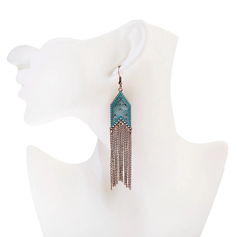 أقراط متدلية مصنوعة من سبائك البرونز العتيق للنساء أقراط Jhumka الهندية ذات سلسلة طويلة بوهو تريبل