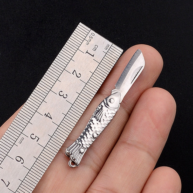 1pc Outdoor EDC Mini Folding Knife Pocket Self-defense Knife Exquisite Brass Knife Keychain Demolition Express Unpacking Knife
