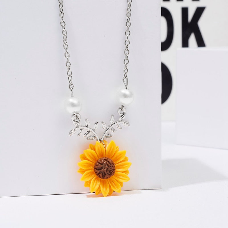 Fashion Sunflower Choker Necklace For Women Cute Flower Pearl Pendant Lady Girls Party Jewelry Accessories Charm Gift
