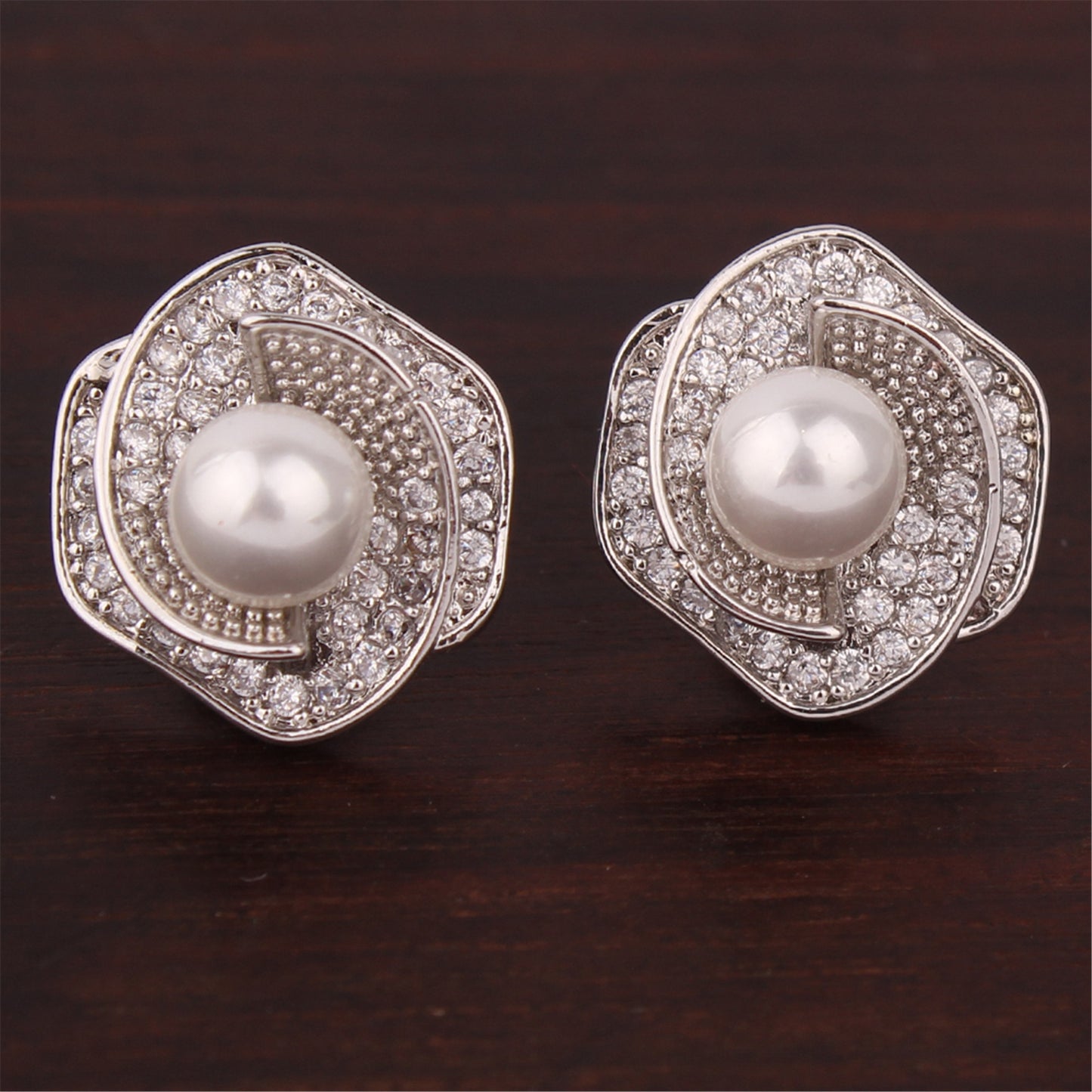 WENHQ New Cubic Zircon Pearl Clip on Earrings No Pierced for Women Girl Fashion Gold Color Flower Shape Ear Clip Fake Earrings
