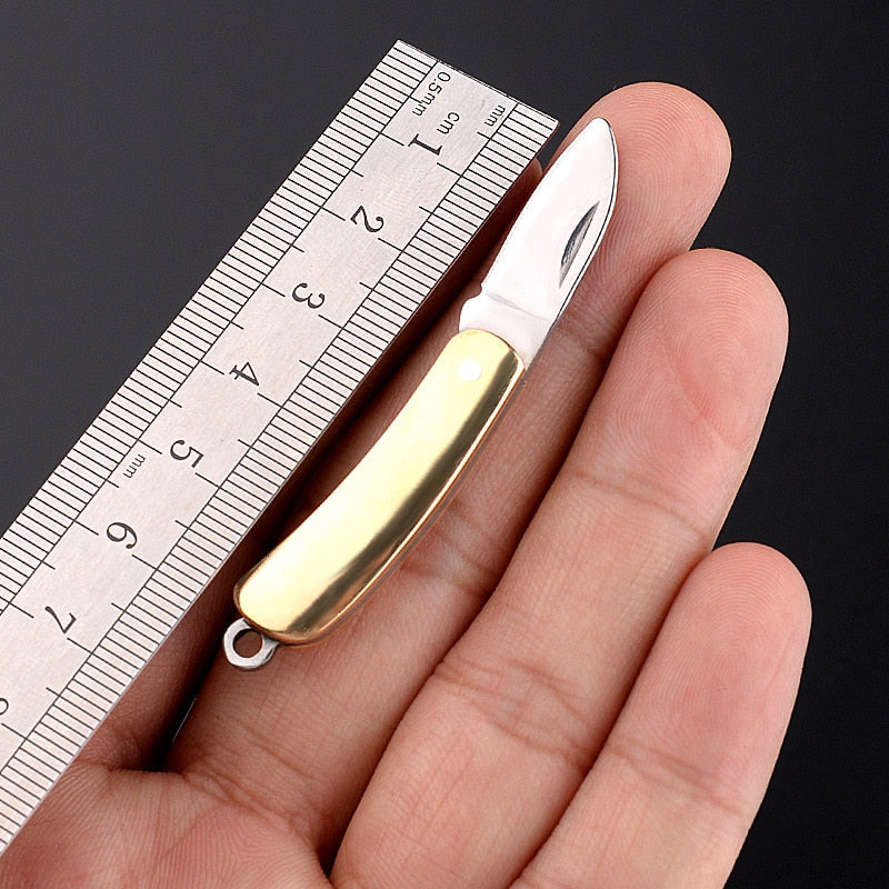 1pc Outdoor EDC Mini Folding Knife Pocket Self-defense Knife Exquisite Brass Knife Keychain Demolition Express Unpacking Knife