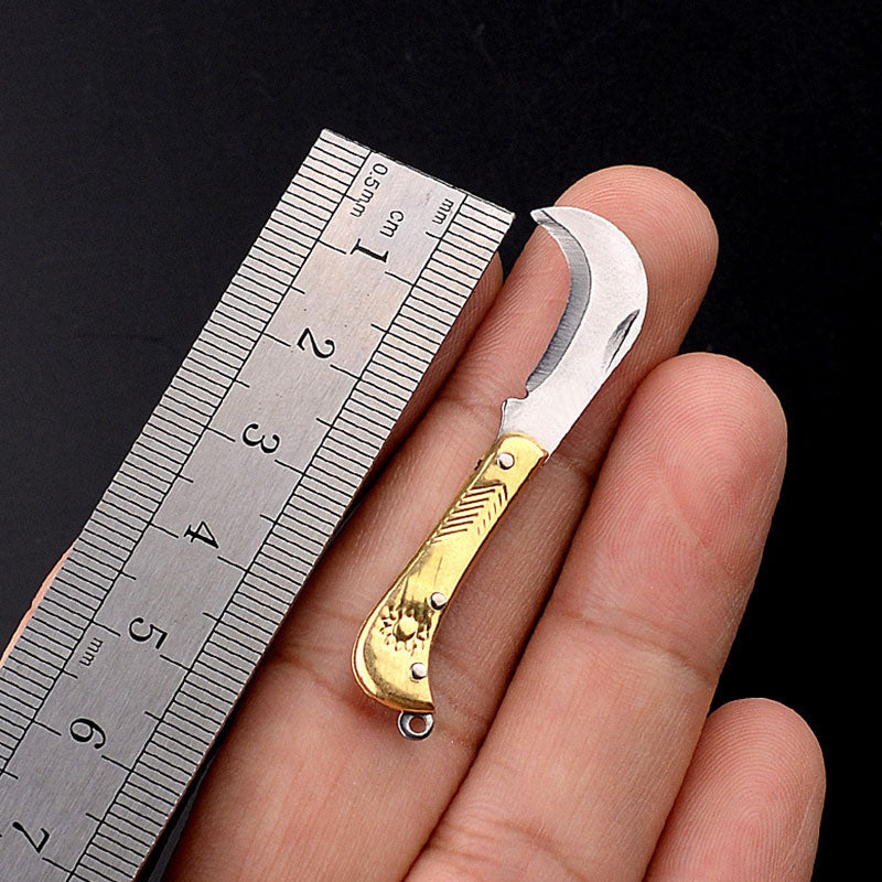 Outdoor Mini Portable Folding Knife Miniature Self Defense Keychain Pocket Knives for Survival Tools Stainless Steel EDC Pendant