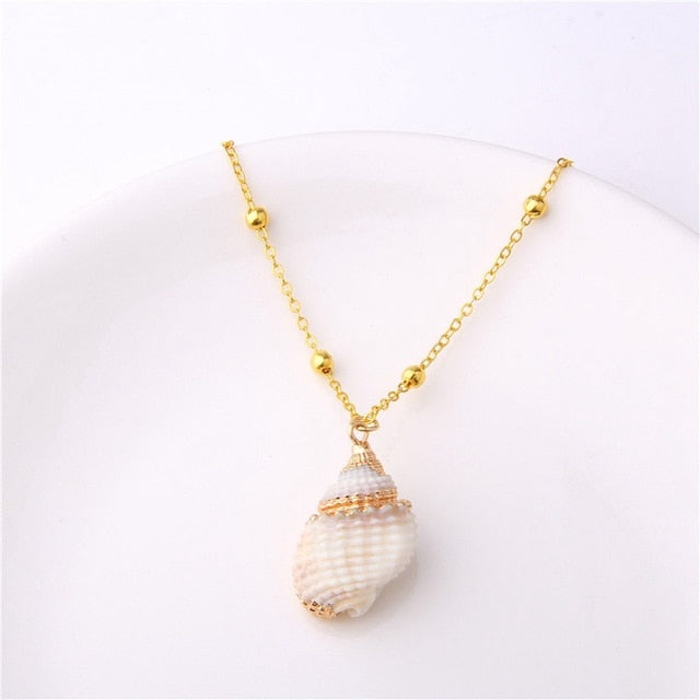 Lateefah Boho Conch Shell Necklace Conch Sea shell Necklace Pendant For Women Collier Femme Shell Cowrie Summer Jewelry