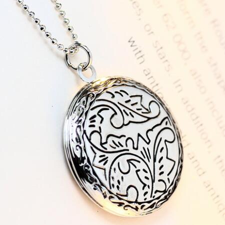 Memory Plant Engraved Can Put Photo Inside Photo Frame Round Locket Necklace DIY Picture Special Girls Jewelry Gift - Charlie Dolly