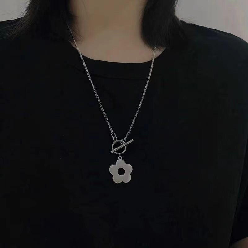 Shiny Butterfly Necklace Ladies Exquisite Double Layer Clavicle Chain Necklace Jewelry for Ladies Gift