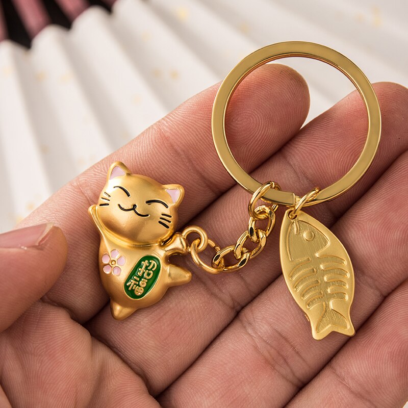 Maneki Neko Japan Lucky Cat Keychain Kawaii Trinkets Alloy Accessory Car Bag Pendant Key Chain Pray Golden Keyfob Couple Gift