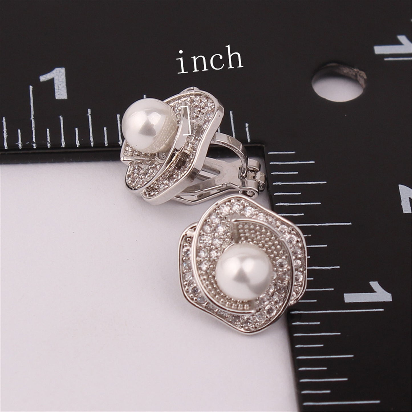 WENHQ New Cubic Zircon Pearl Clip on Earrings No Pierced for Women Girl Fashion Gold Color Flower Shape Ear Clip Fake Earrings