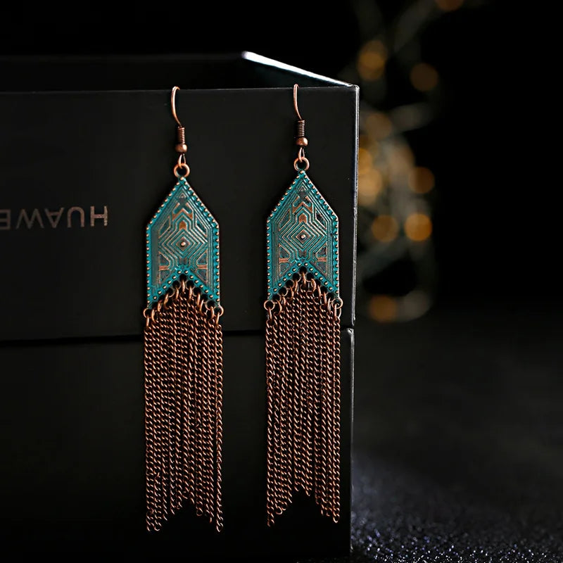 أقراط متدلية مصنوعة من سبائك البرونز العتيق للنساء أقراط Jhumka الهندية ذات سلسلة طويلة بوهو تريبل
