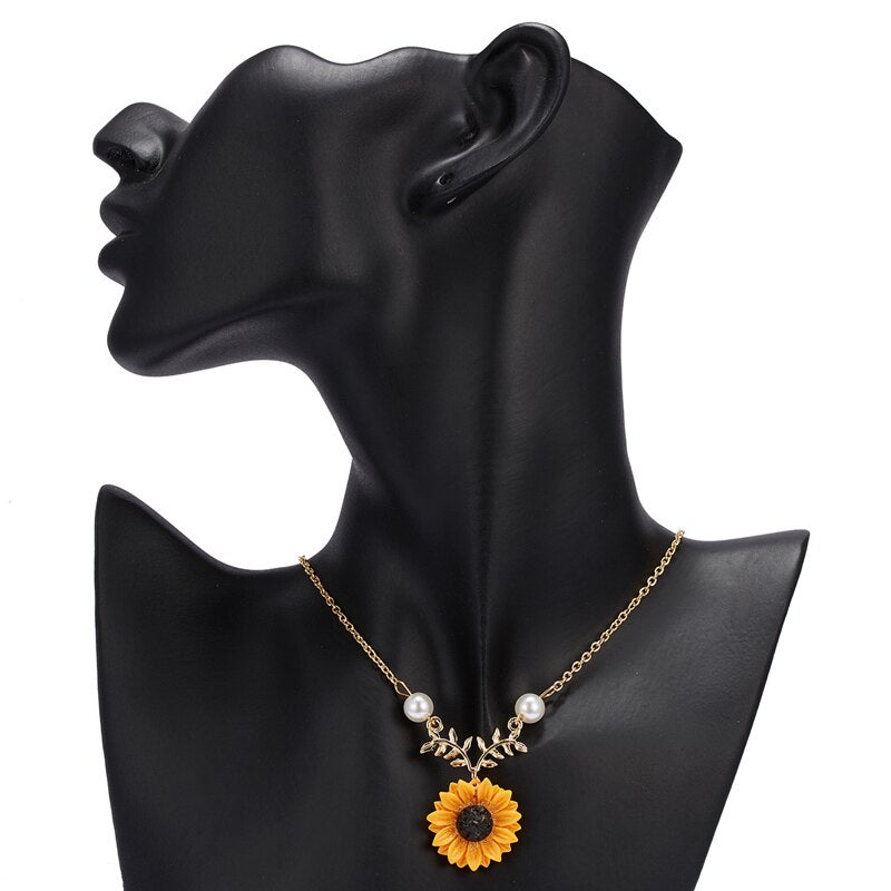 Fashion Sunflower Choker Necklace For Women Cute Flower Pearl Pendant Lady Girls Party Jewelry Accessories Charm Gift