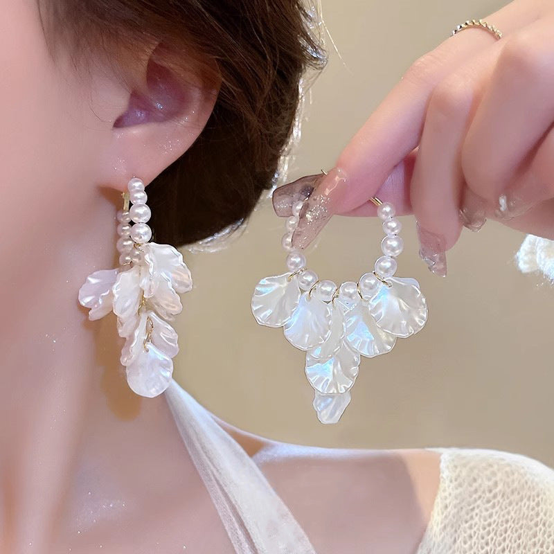 Glossy Shell Flower and Pearl Pendant Boho Earrings