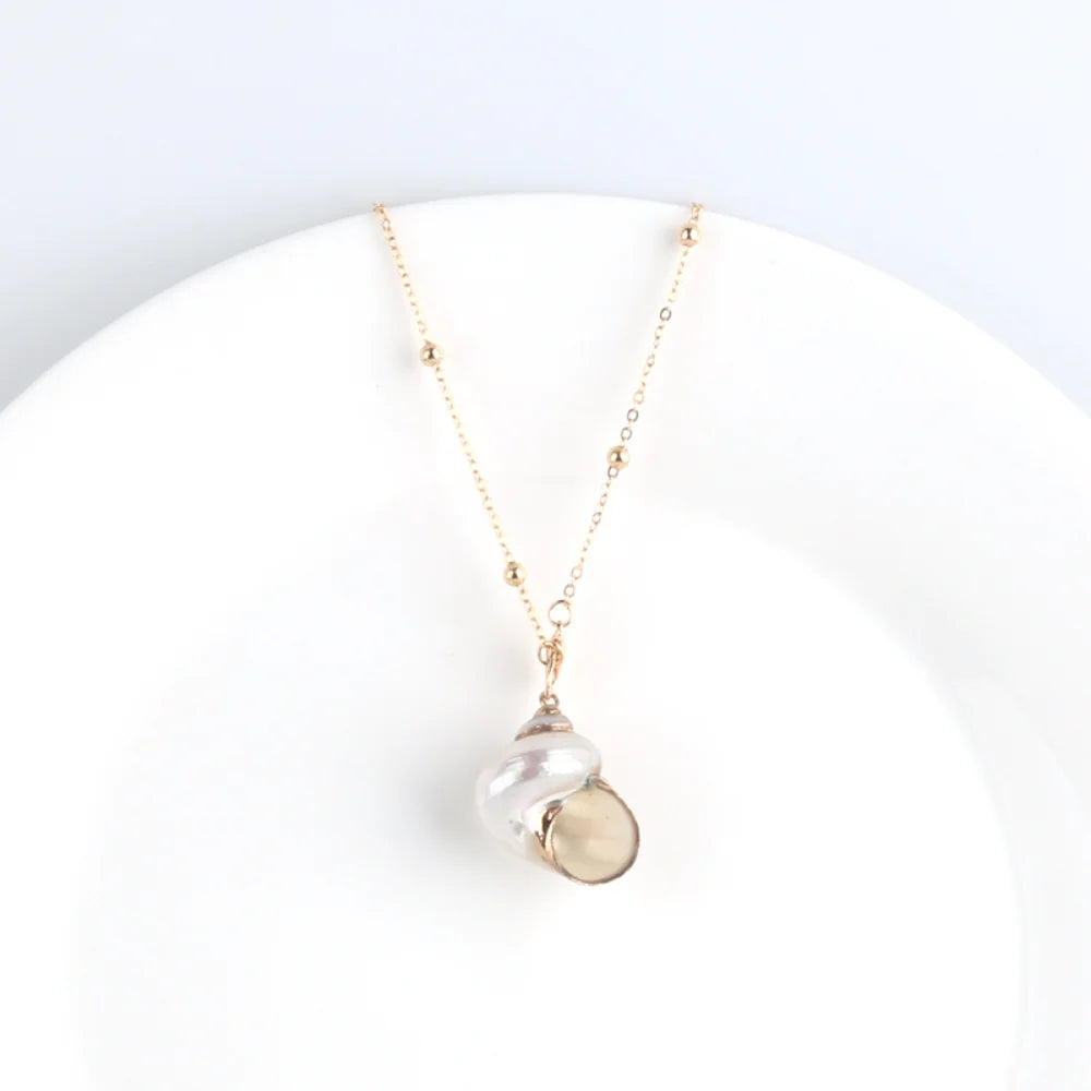 Conch Shell Boho Pendant Necklace