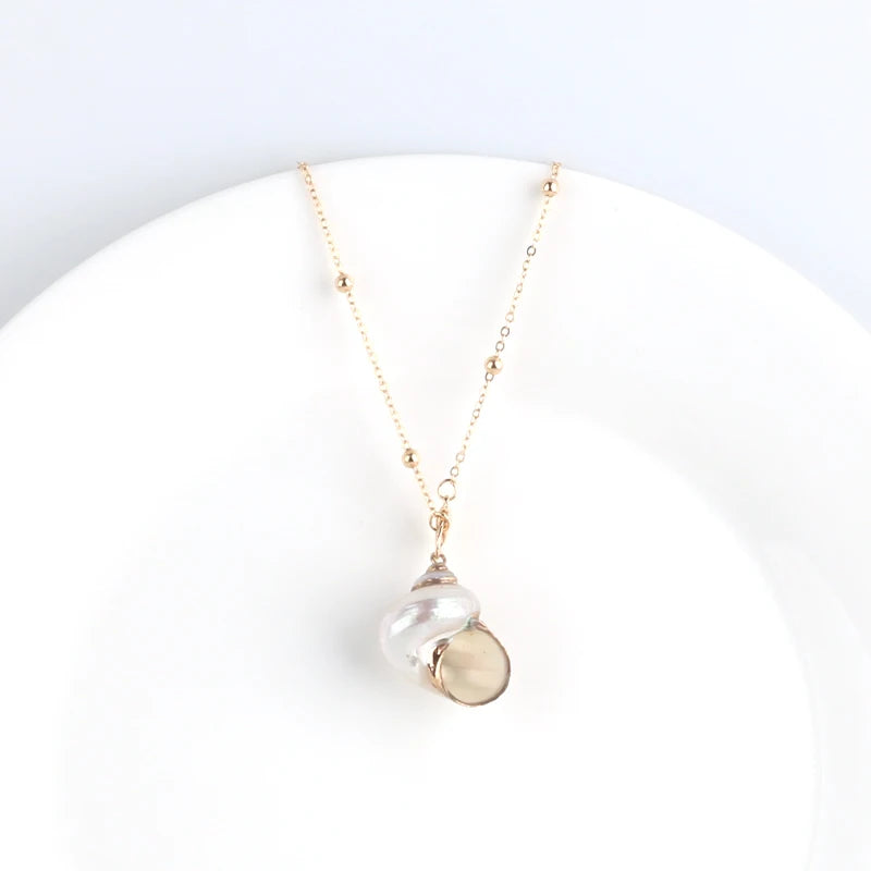 Conch Shell Boho Pendant Necklace