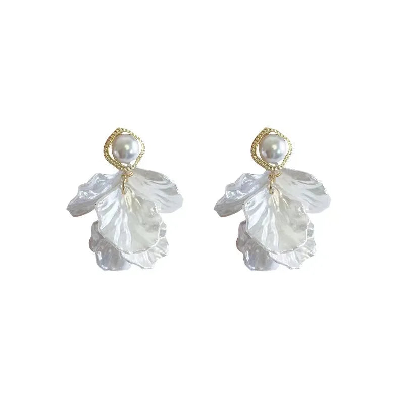 Glossy Shell Flower and Pearl Pendant Boho Earrings