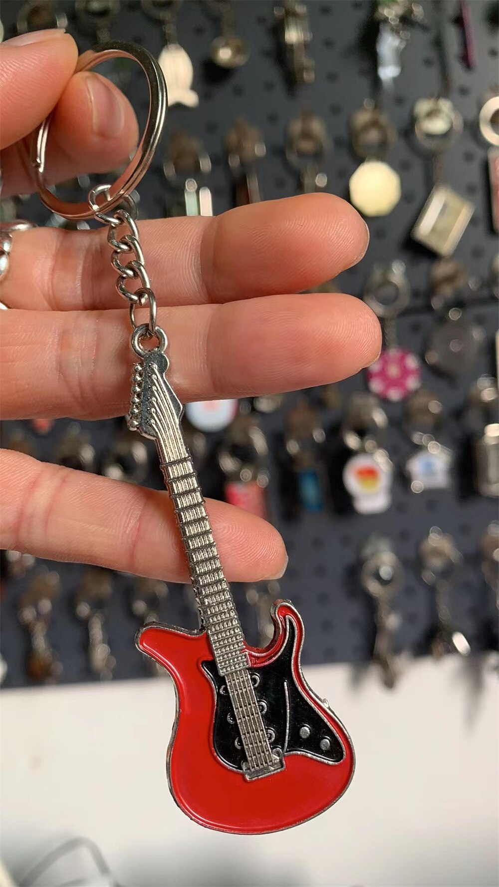 Guitar Key chain Metal 6 colour KeyChain Cute Musical Car Key Ring Silver Color pendant For Man Women Party Gift