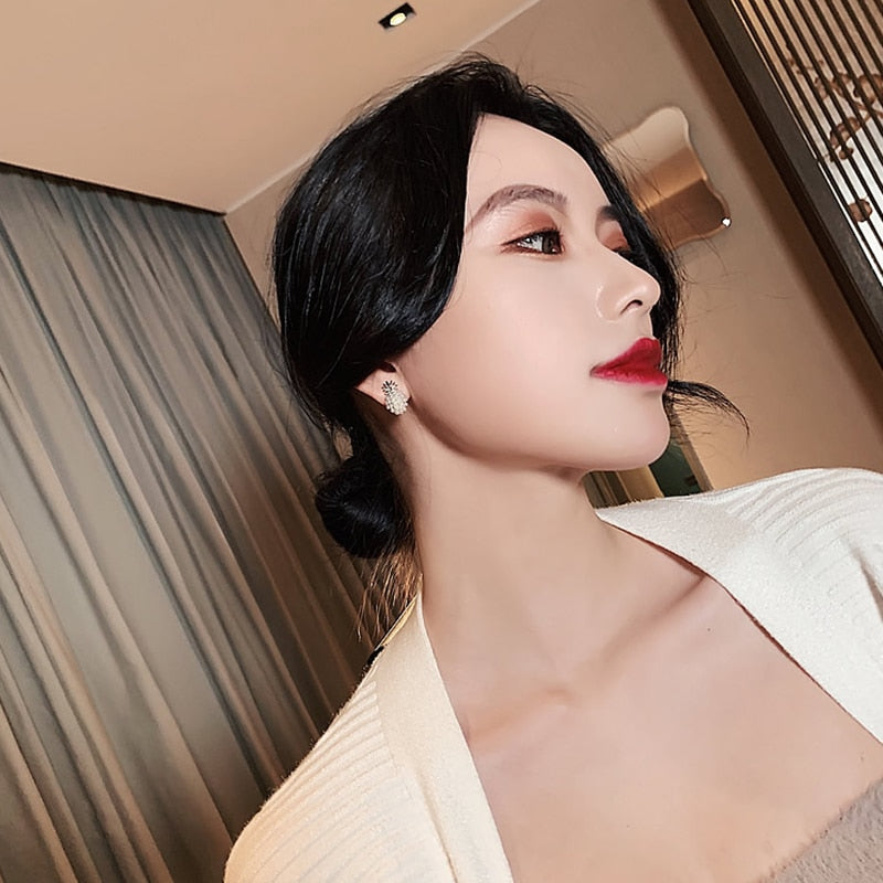 Pineapple Pearl Earrings French Retro High-quality Earrings Net Red Temperament Female Wave Earrings Prevent Allergy