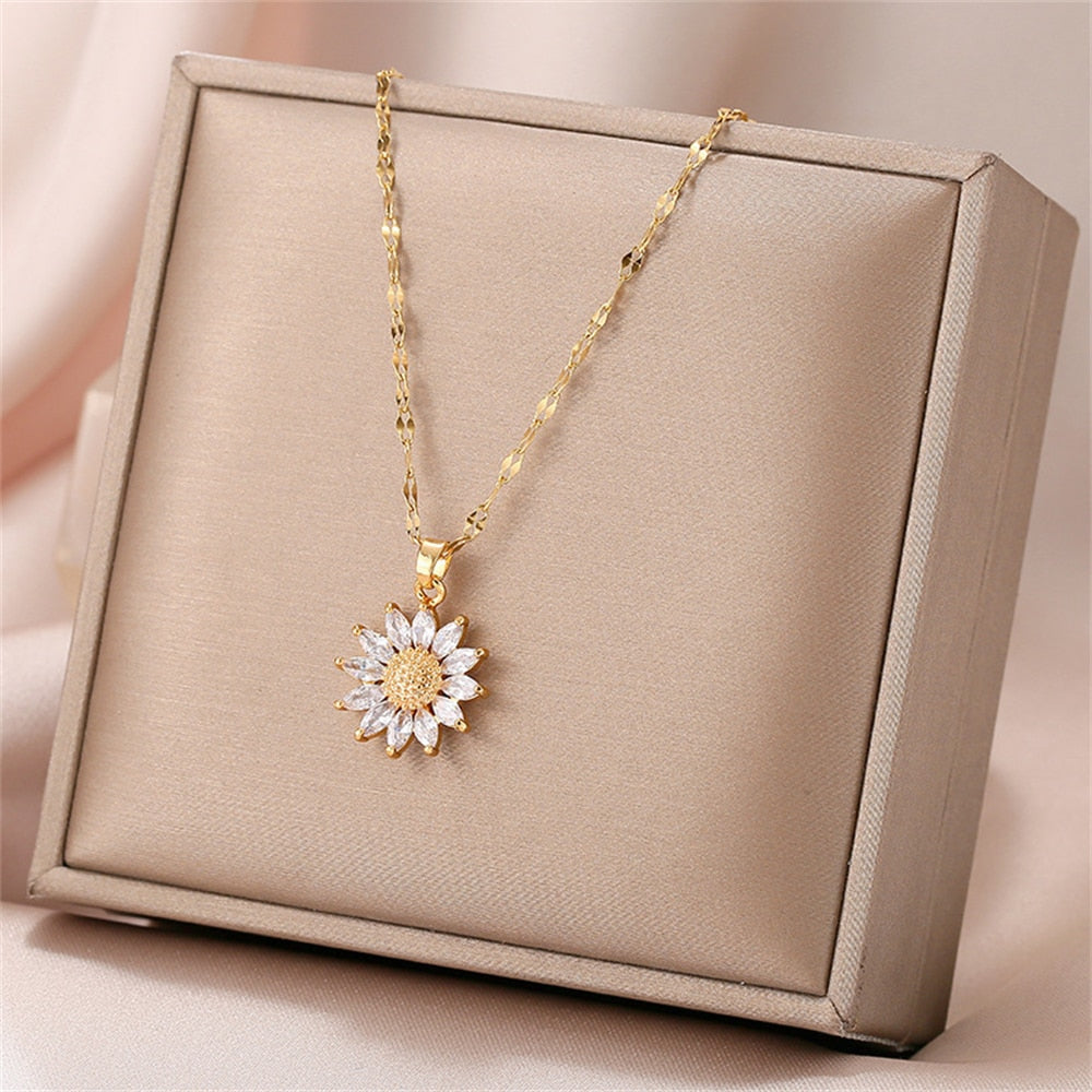 Luxury Design Lady Sunflower Zircon Pendant Necklace for Women Fashion Summer Accessories Wedding Party Jewelry Anniversary Gift