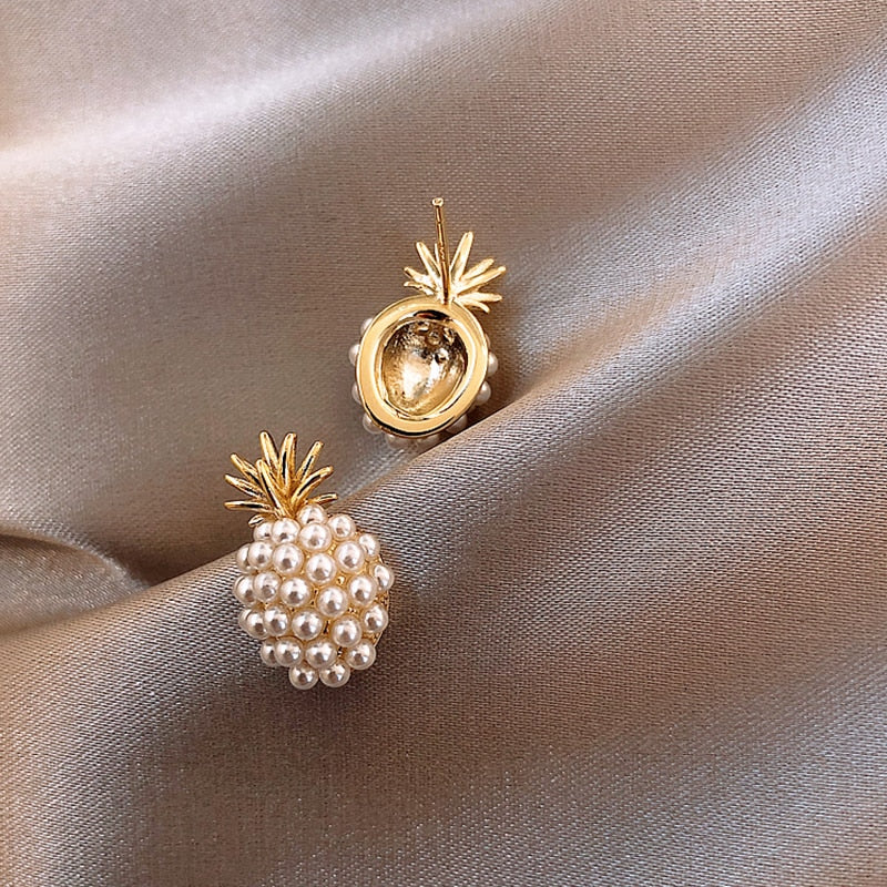 Pineapple Pearl Earrings French Retro High-quality Earrings Net Red Temperament Female Wave Earrings Prevent Allergy