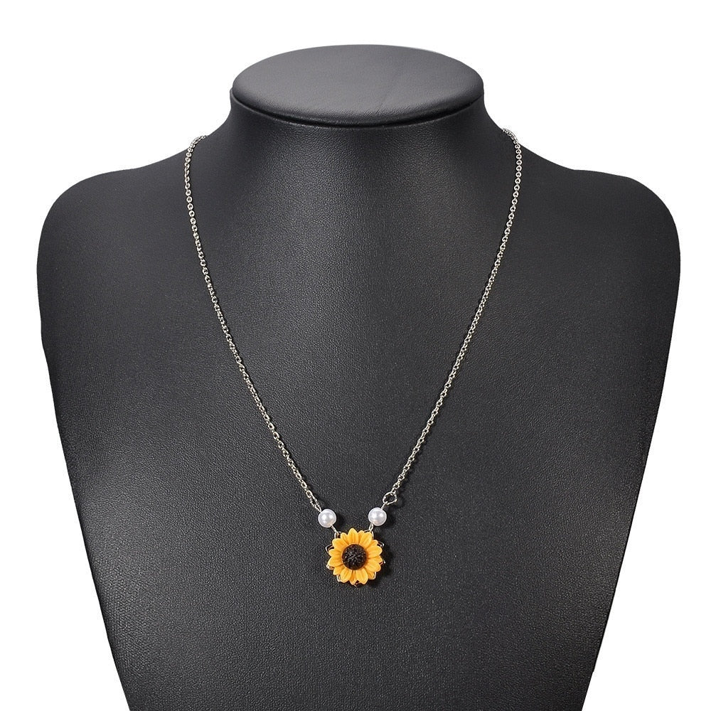 Delysia King Women Cute Holidays Leisure Time Sunflower Necklace Student Campus Pearl Romantic Resin Personality Pendant