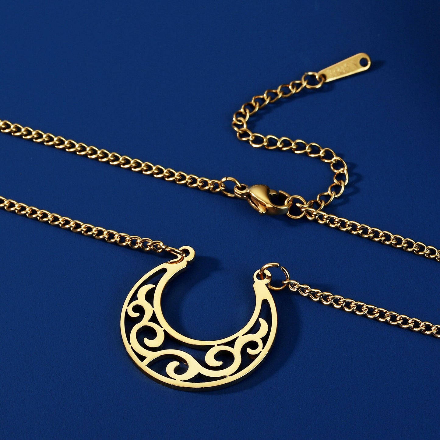 Hollow Flower Filigree Crescent Pendant Necklaces Personality Moon Women Necklace Cut Out Golden Stainless Steel Jewelry