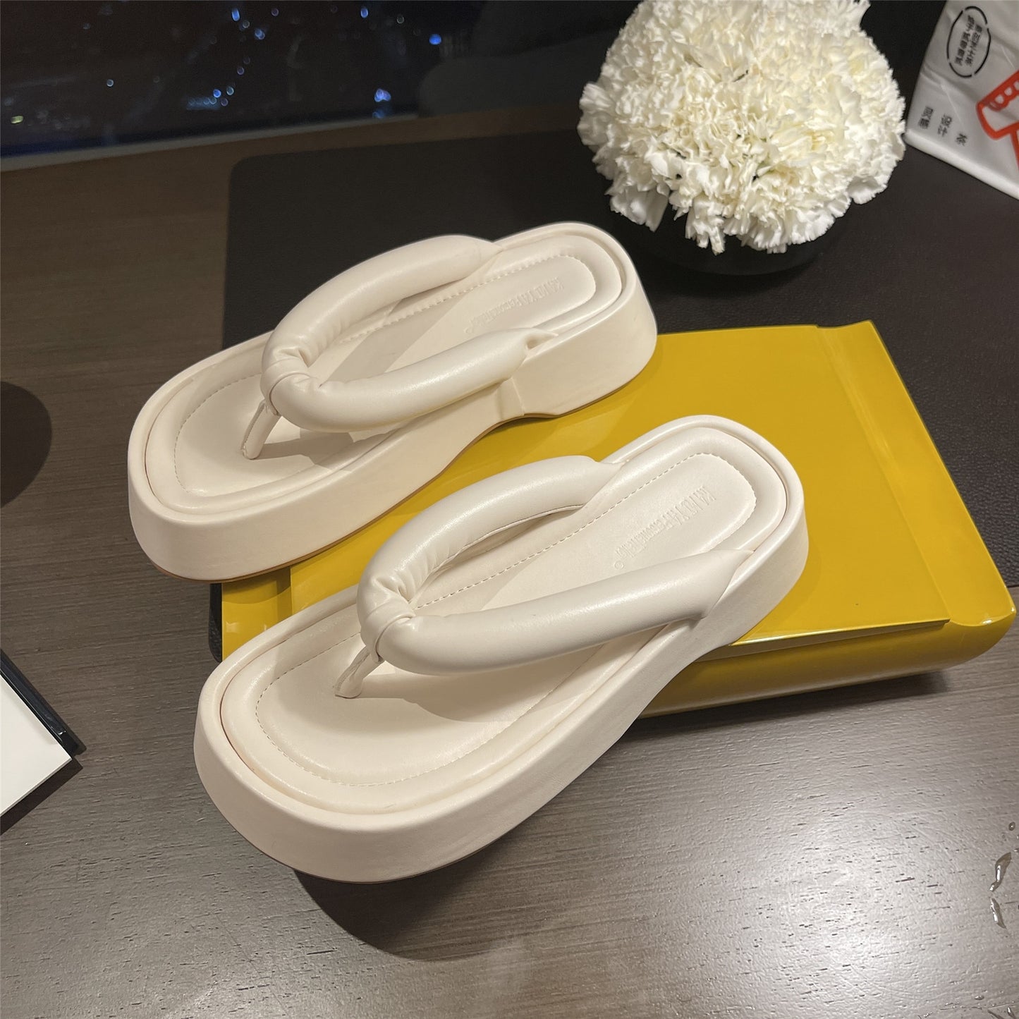 FAFA Slippers Female Summer Outside Wear 2023 New Thick Bottom Clip Toe Sandals Fashion Cream Bread Bubble Slippers Flip-flops