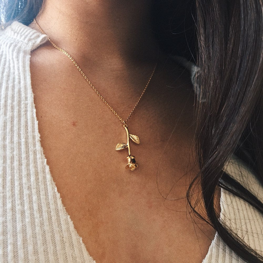 Shiny Butterfly Necklace Ladies Exquisite Double Layer Clavicle Chain Necklace Jewelry for Ladies Gift