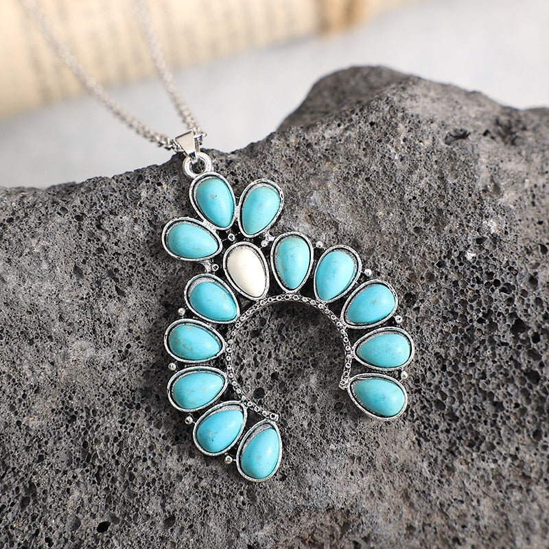 Western Turquoise Cluster Broach Necklace White Turquoise Squash Blossom Necklace Jewelry for Western Wear Boho Rodeo Accessorie