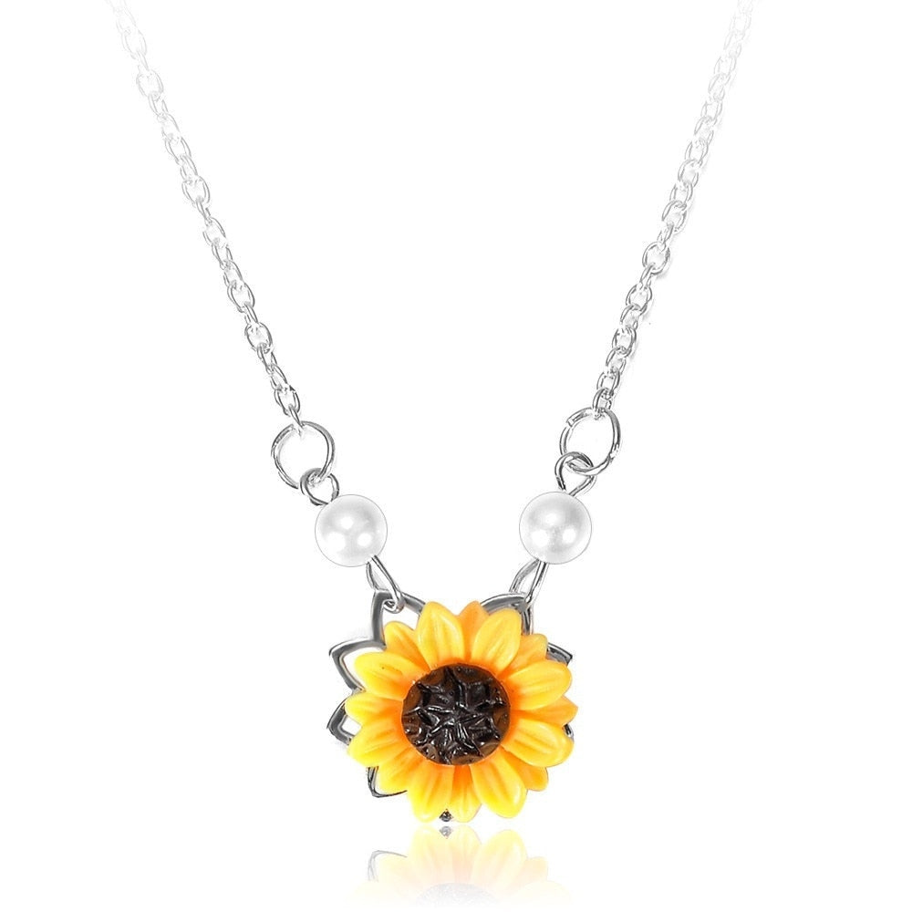 Delysia King Women Cute Holidays Leisure Time Sunflower Necklace Student Campus Pearl Romantic Resin Personality Pendant