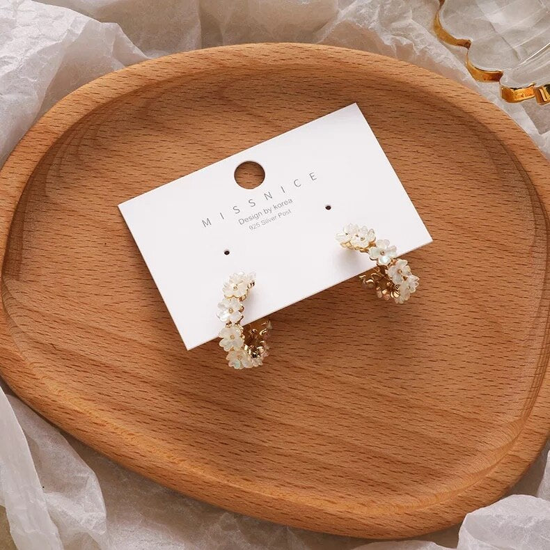 Circle Shell Flower Hoop Earrings For Women Fashion Sweet Metal Jewelry Oorbellen Gift