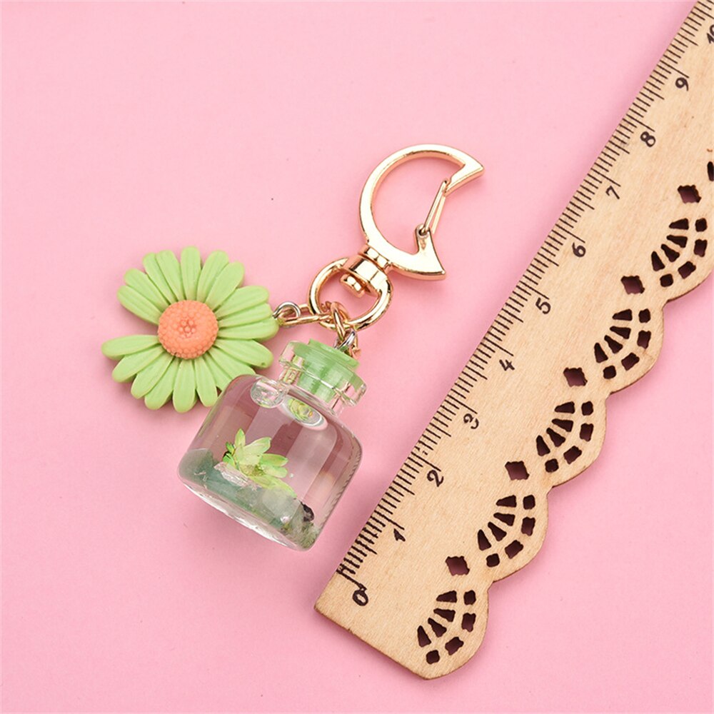 Small Chrysanthemum Key Chain Personalized Moon Button Fashion Keychains For Women Charm Keychain Girl Bag Pendant Keyring Gifts