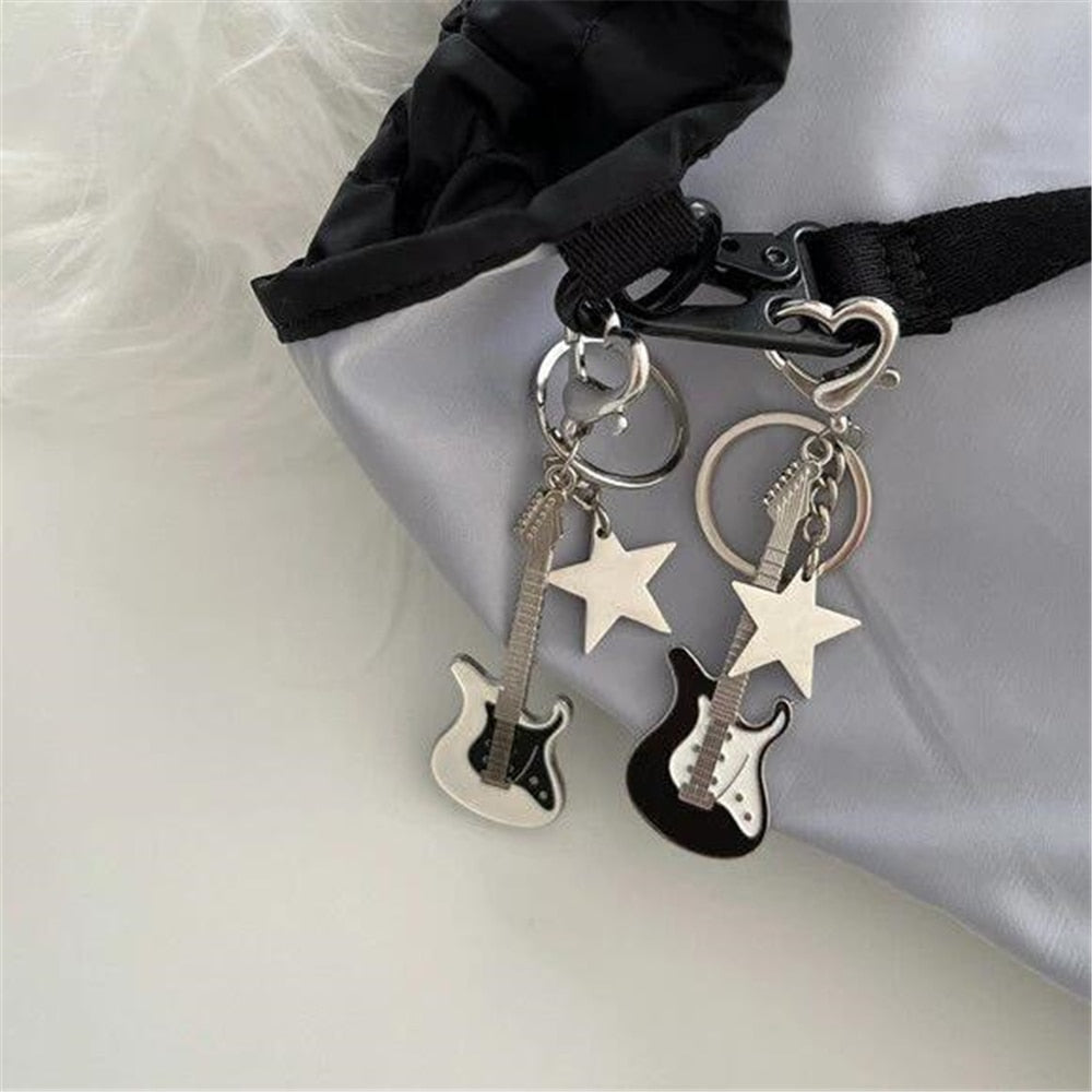 4 Colors Mini Cute Guitar Love Heart Star Keychain for Women Men Cool Car Key Chain Bag Pendant Vintage Aesthetic Y2k Accessory