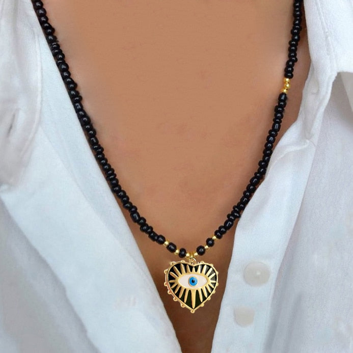 Fashion Classic White Rice Beads White Shell Stone Short Necklace Retro Charm Moon Eyes Pendant Jewelry Christmas Halloween Gift