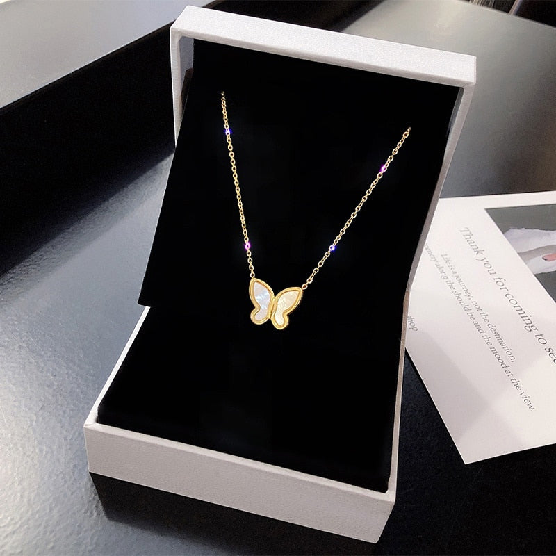 Shiny Butterfly Necklace Ladies Exquisite Double Layer Clavicle Chain Necklace Jewelry for Ladies Gift