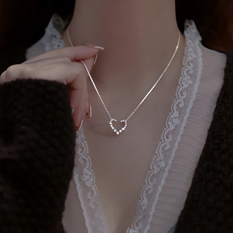 Shiny Butterfly Necklace Ladies Exquisite Double Layer Clavicle Chain Necklace Jewelry for Ladies Gift