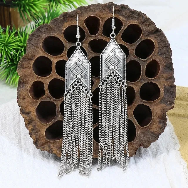 أقراط متدلية مصنوعة من سبائك البرونز العتيق للنساء أقراط Jhumka الهندية ذات سلسلة طويلة بوهو تريبل