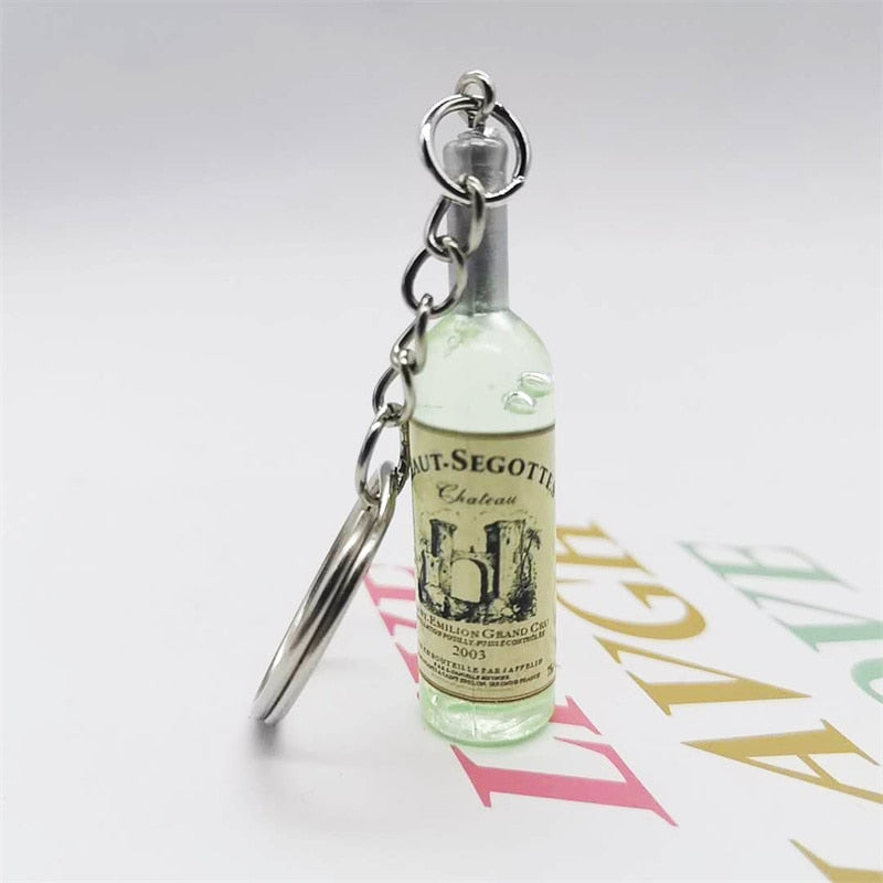 Simulation Resin Beer Wine Bottle Keychain for Women Men Fashion Car Bag Keyring Pendant Accessions Jewelry Gift Wholesale 2023