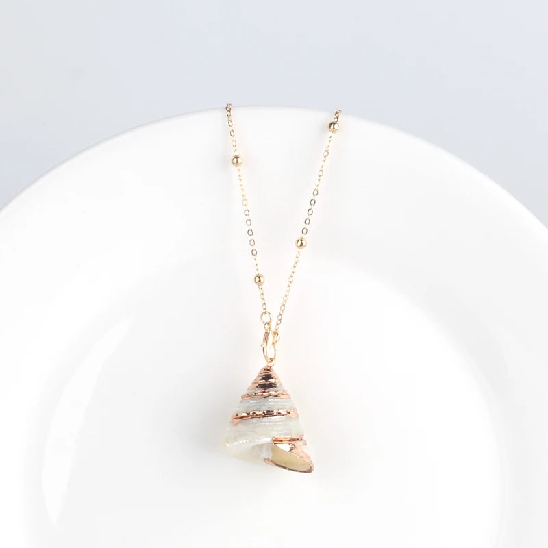 Conch Shell Boho Pendant Necklace