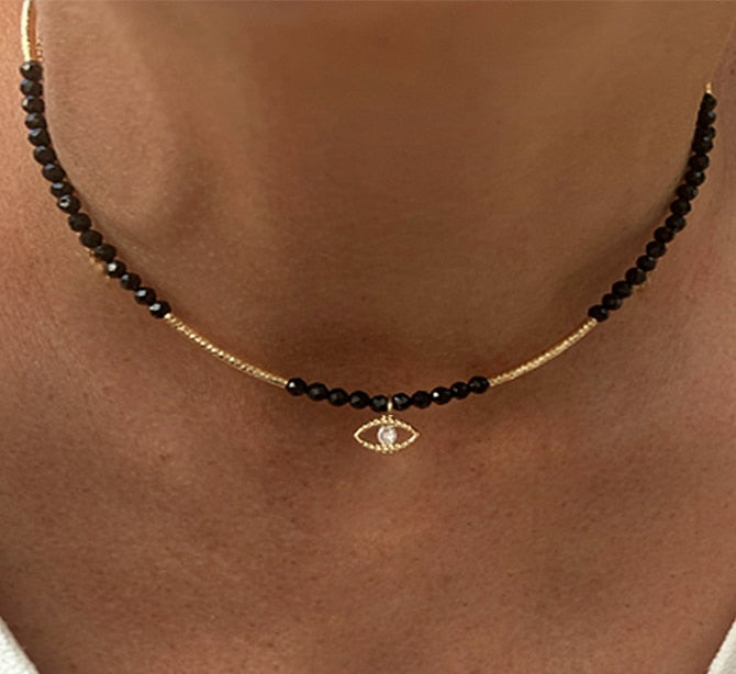 Fashion Classic White Rice Beads White Shell Stone Short Necklace Retro Charm Moon Eyes Pendant Jewelry Christmas Halloween Gift