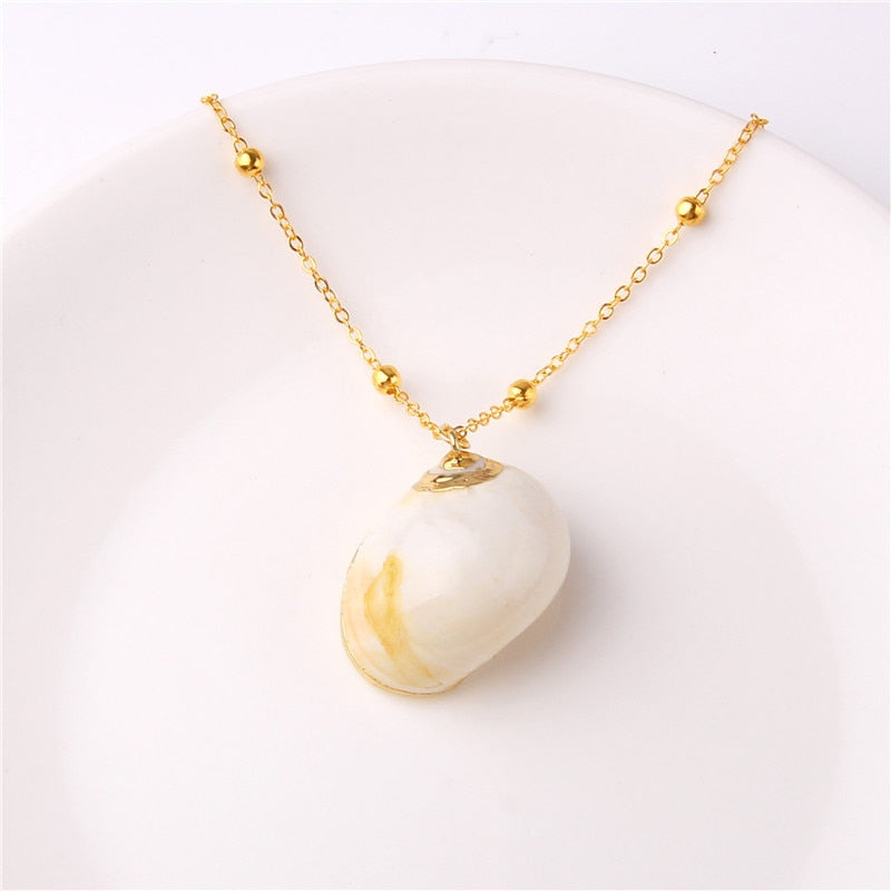 Boho Conch Shell Necklace Gold Color Beads Chain Necklace Women Simple Seashell Choker Necklace Summer Beach Jewelry Party Gift