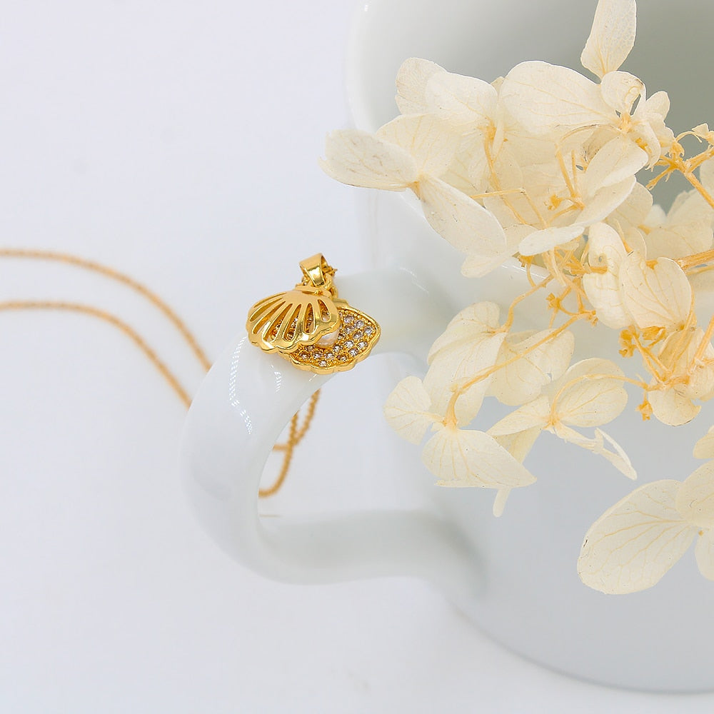 Pearl Stainless Steel Pendant Necklace Fashion Scallop Shell Conch Copper Pendant Shell Shape Women's Luxury Jewelry YS474