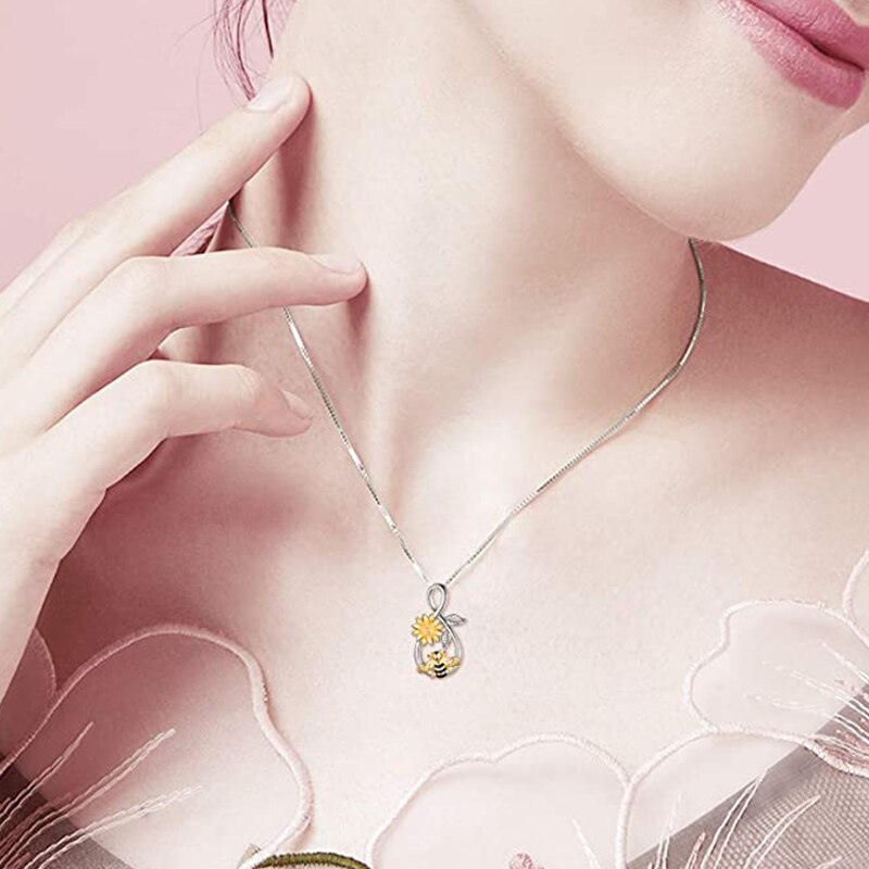 Bee Sunflower Necklace Flower Men's and Women's Collar Pendant Personality Fashion Send Girlfriend Birthday Christmas Gift