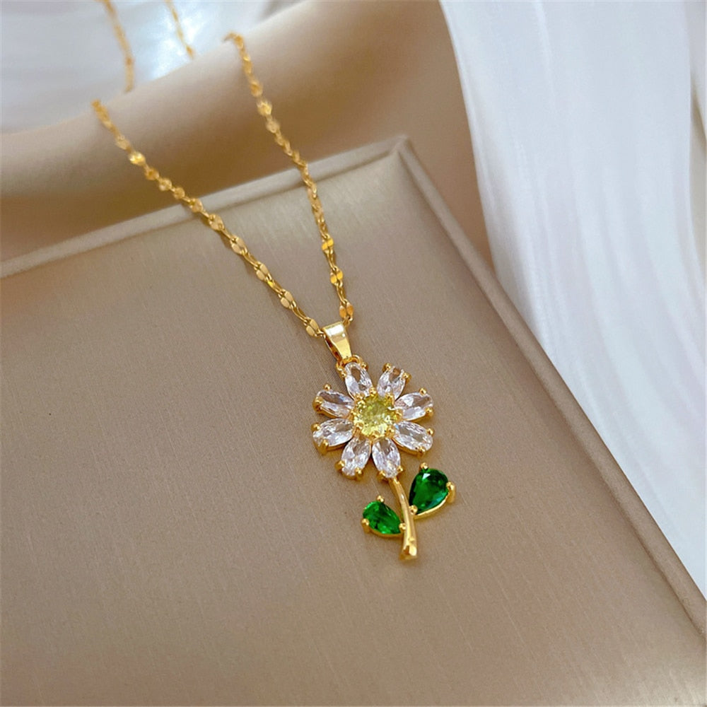 Luxury Design Lady Sunflower Zircon Pendant Necklace for Women Fashion Summer Accessories Wedding Party Jewelry Anniversary Gift