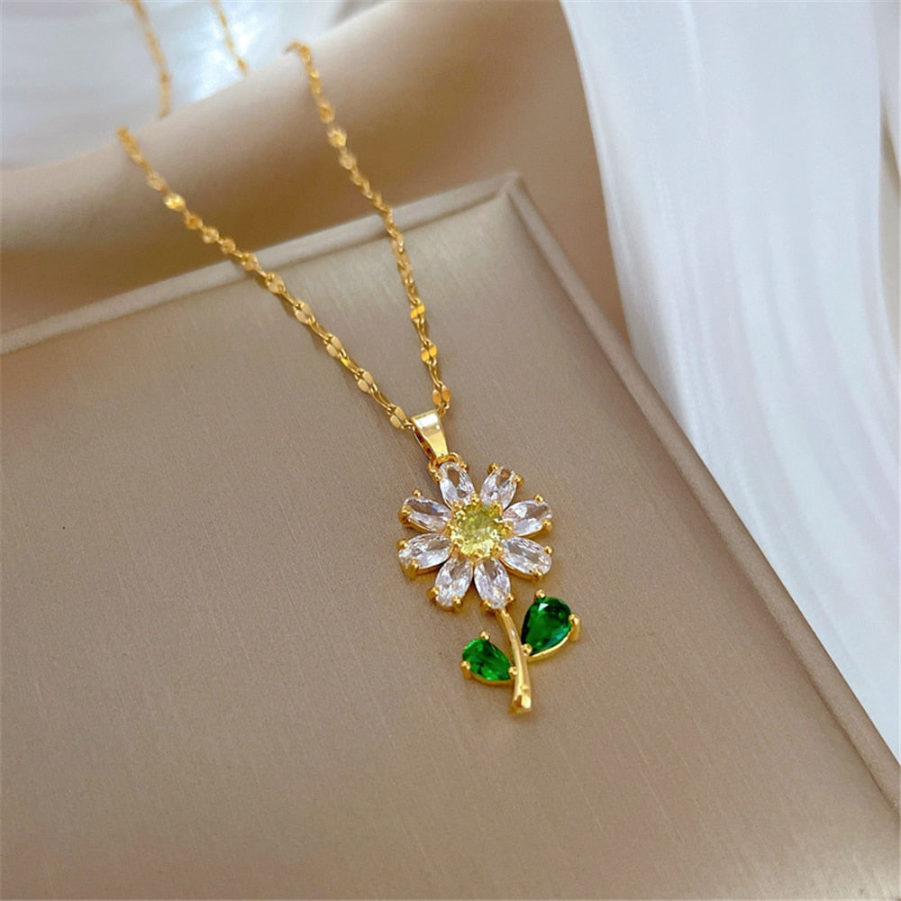 Luxury Design Lady Sunflower Zircon Pendant Necklace for Women Fashion Summer Accessories Wedding Party Jewelry Anniversary Gift - Charlie Dolly