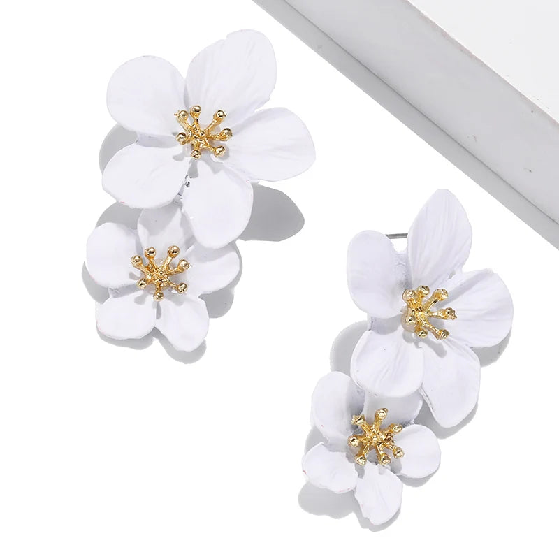 Trendy Flower Earrings 2025 New Flowers Sstuds Earrings For Women Wedding Party Jewelry Boho Metal Earrings Female