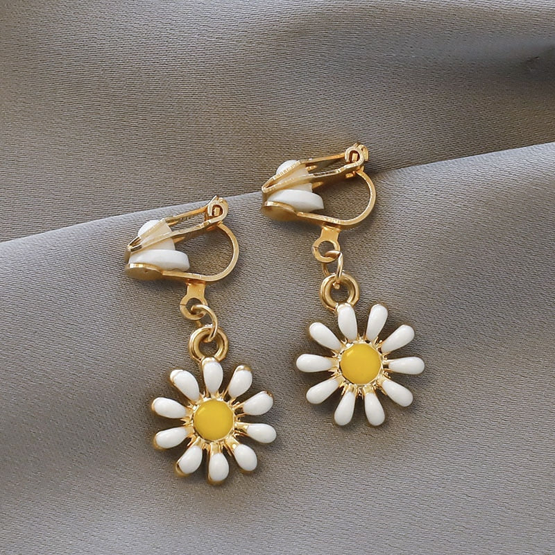 Fashion charm Creative pearl clip on Earrings Cute Handmade Earrings Womens ear clips Jewelry - Charlie Dolly