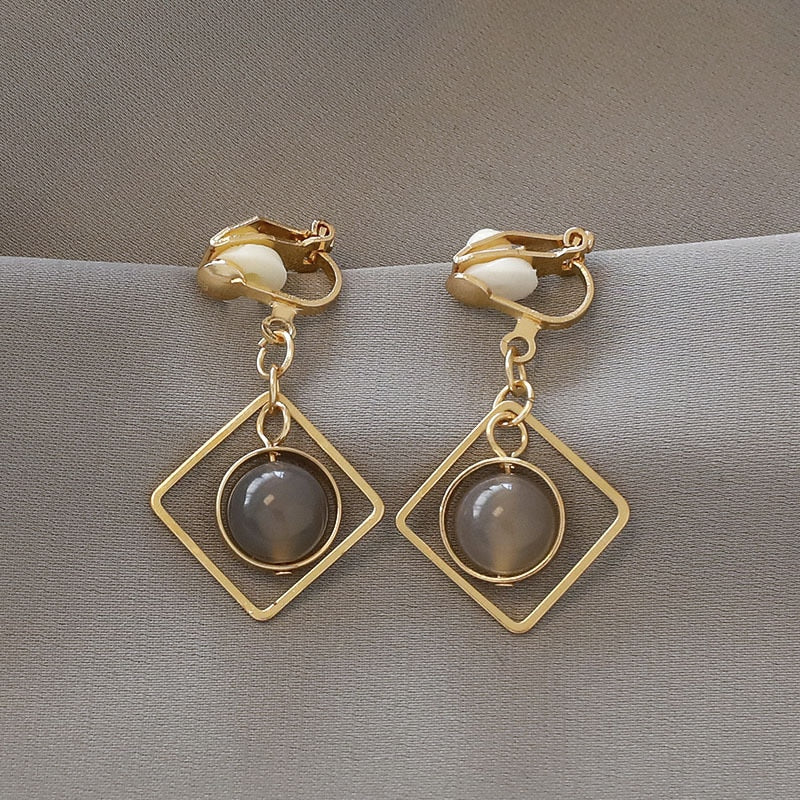 Fashion charm Creative pearl clip on Earrings Cute Handmade Earrings Womens ear clips Jewelry - Charlie Dolly