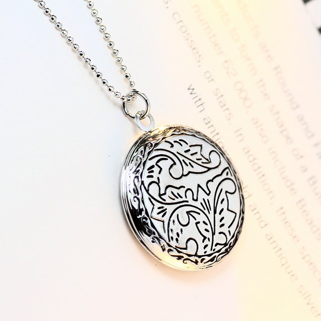 Memory Plant Engraved Can Put Photo Inside Photo Frame Round Locket Necklace DIY Picture Special Girls Jewelry Gift - Charlie Dolly